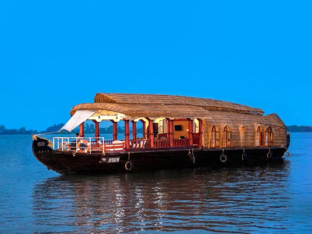 Aqua Castle Houseboat - By Aqua Jumbo Houseboats Hotel Alappuzha Exterior foto