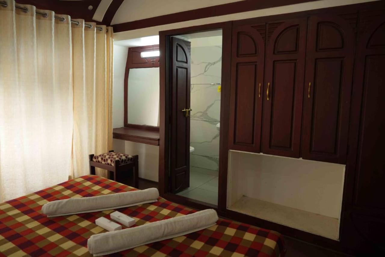 Aqua Castle Houseboat - By Aqua Jumbo Houseboats Hotel Alappuzha Exterior foto