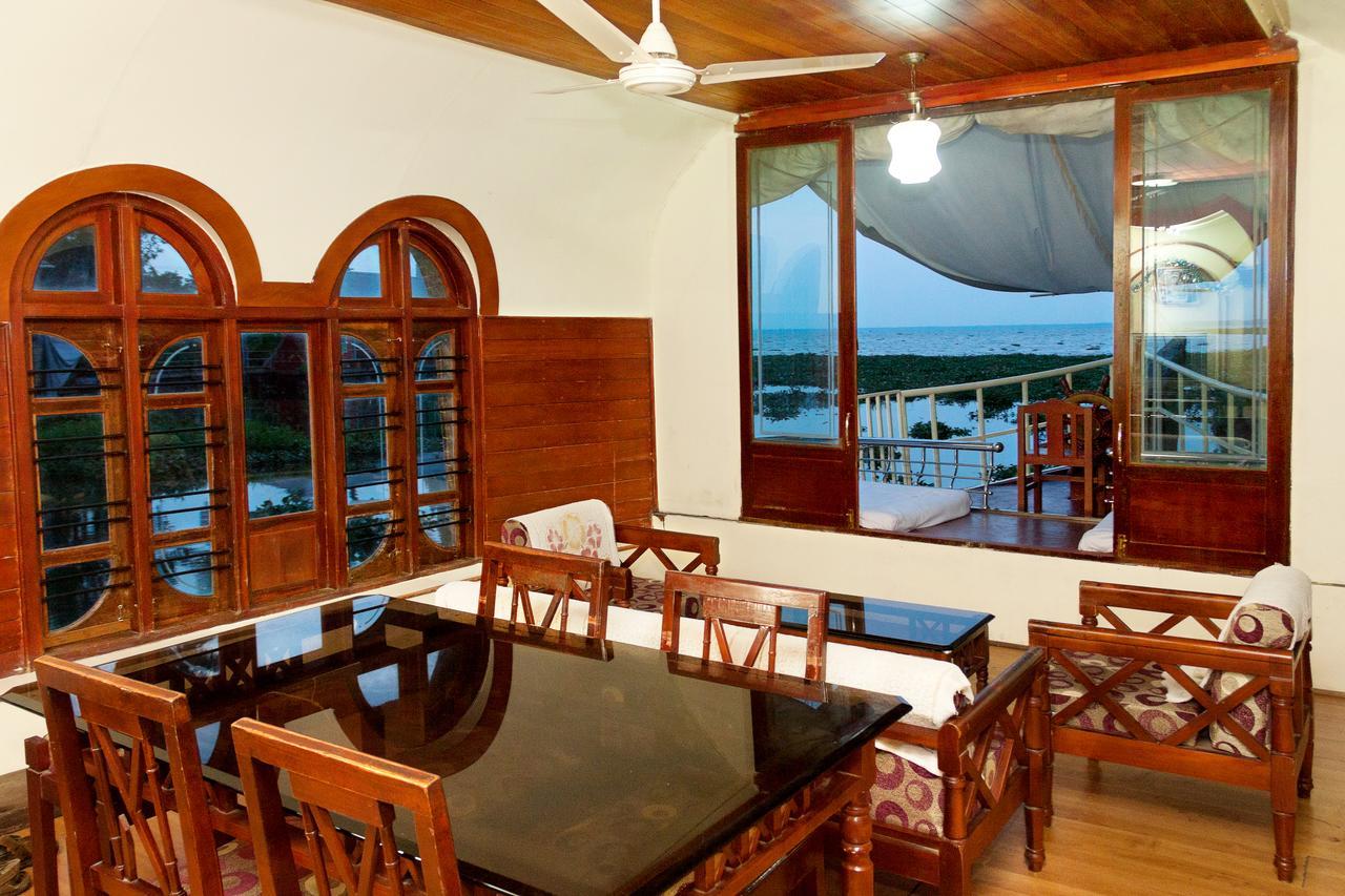 Aqua Castle Houseboat - By Aqua Jumbo Houseboats Hotel Alappuzha Exterior foto